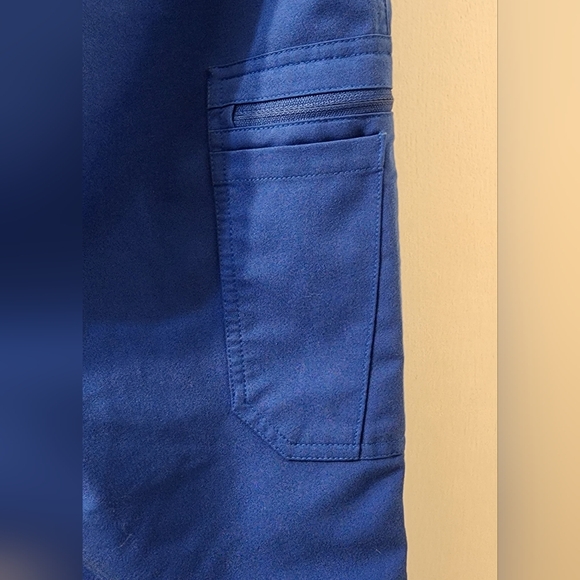 Figs Blue Scrub Set - Picture 10 of 16